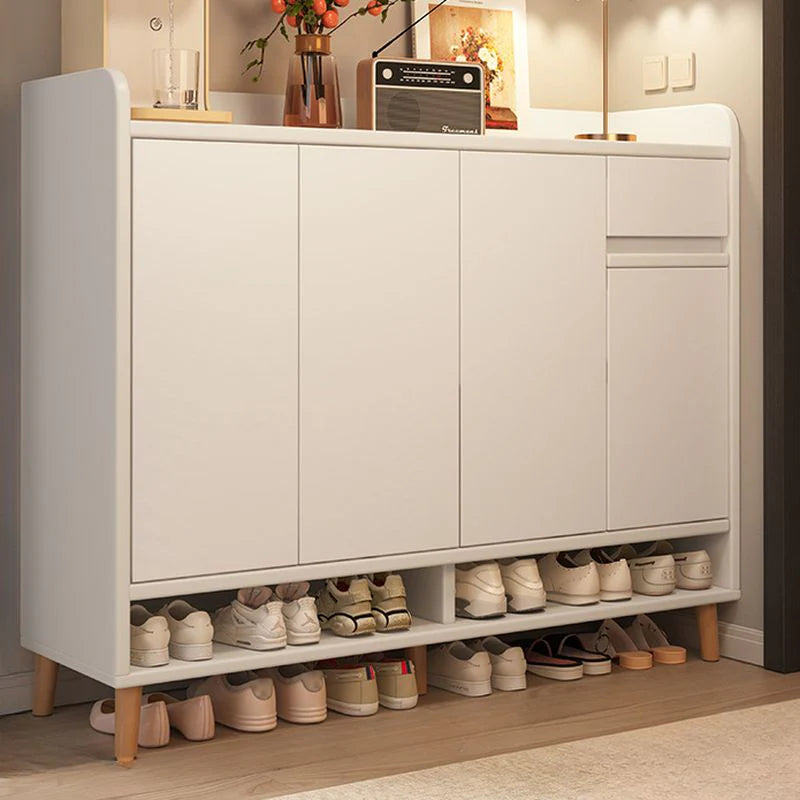 خزانة أحذية بيضاء عصرية