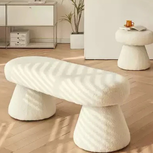 مقعد صغير بتصميم عصري