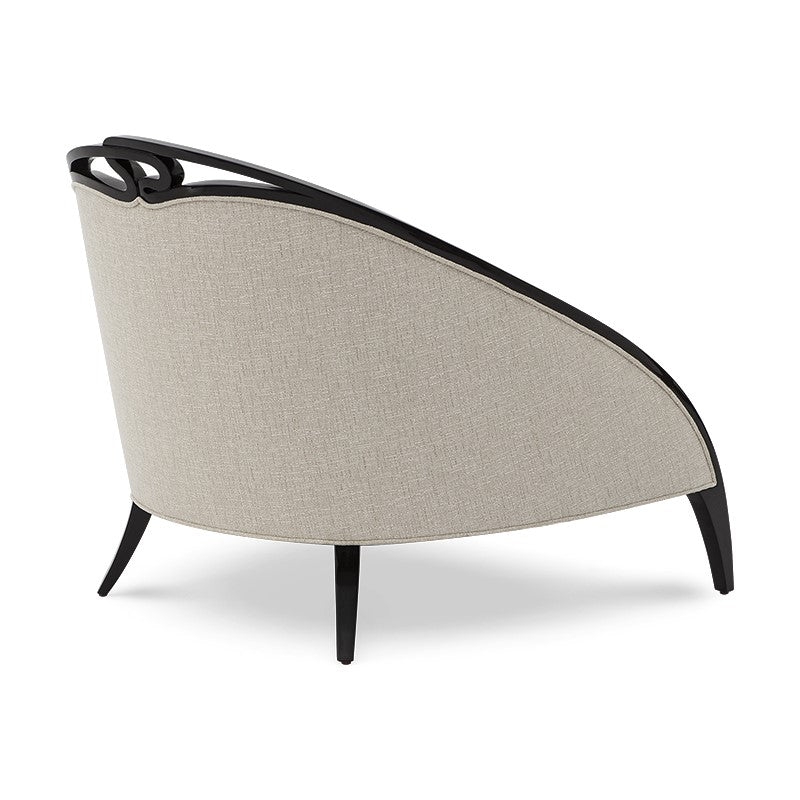 كرسى أنيق بتصميم كلاسيكى فاخر