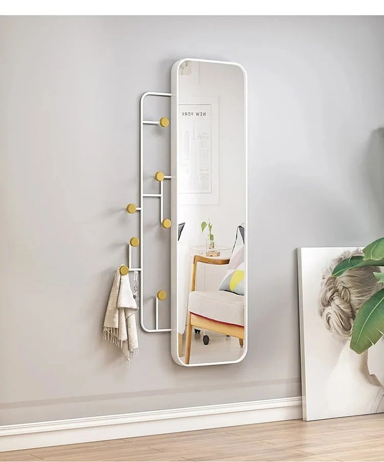 مرايا مع شماعة عصرية