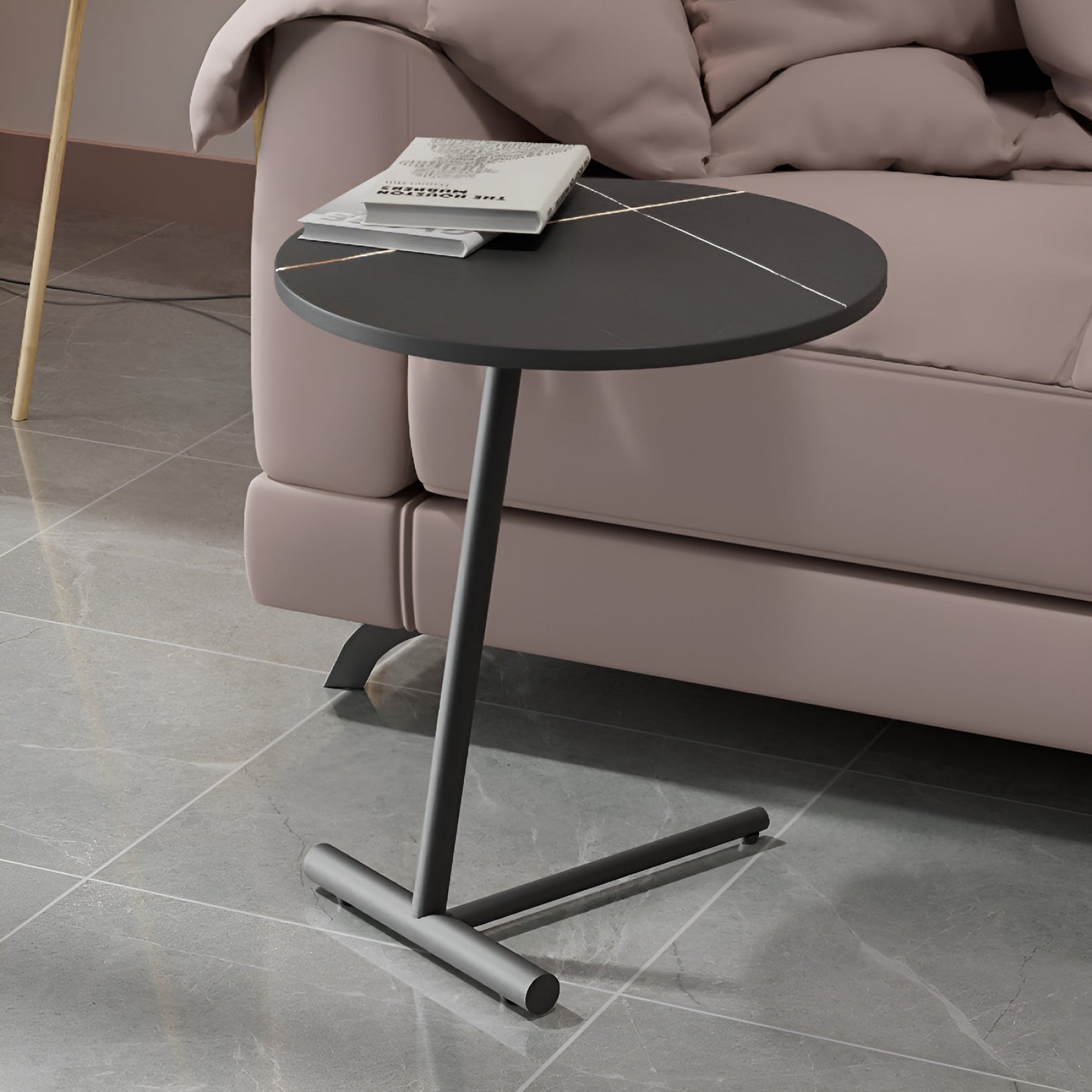 طاولة جانبية عصرية ومثالية لأناقة منزلك