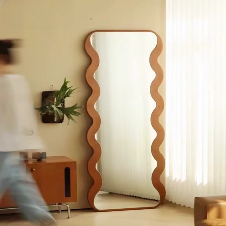 مرايا عصريه