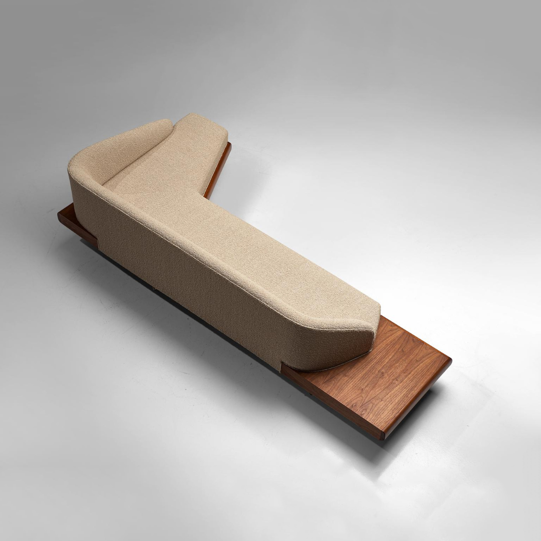 كنبة عصرية فاخرة