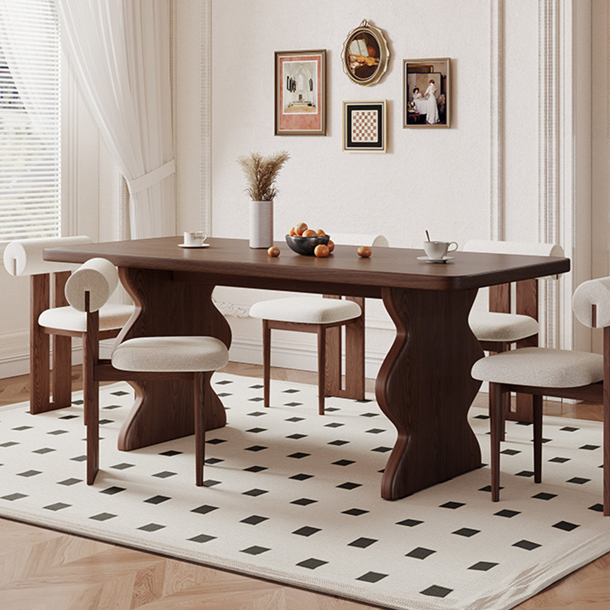 طاولة سفرة بتصميم فني