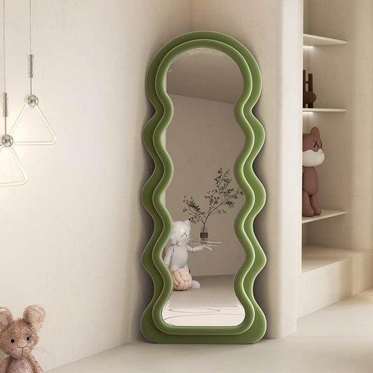 مرأه بتصميم مثالي