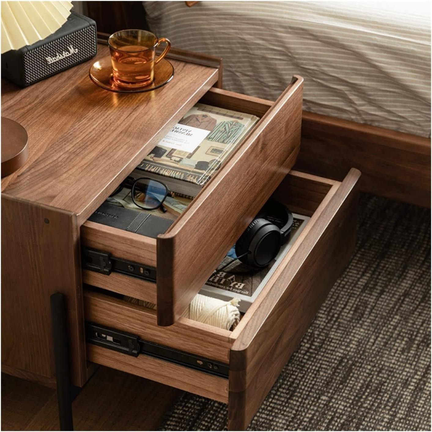 طاولة الورا الجانبيه