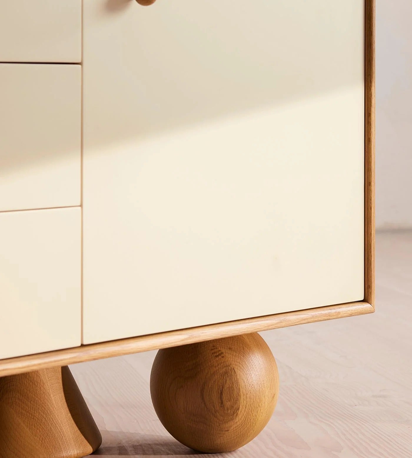 خزانه بتصميم عصرى