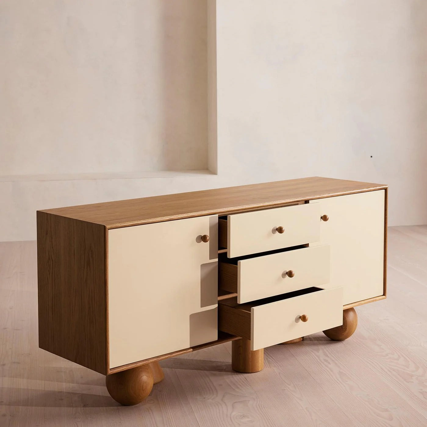 خزانه بتصميم عصرى