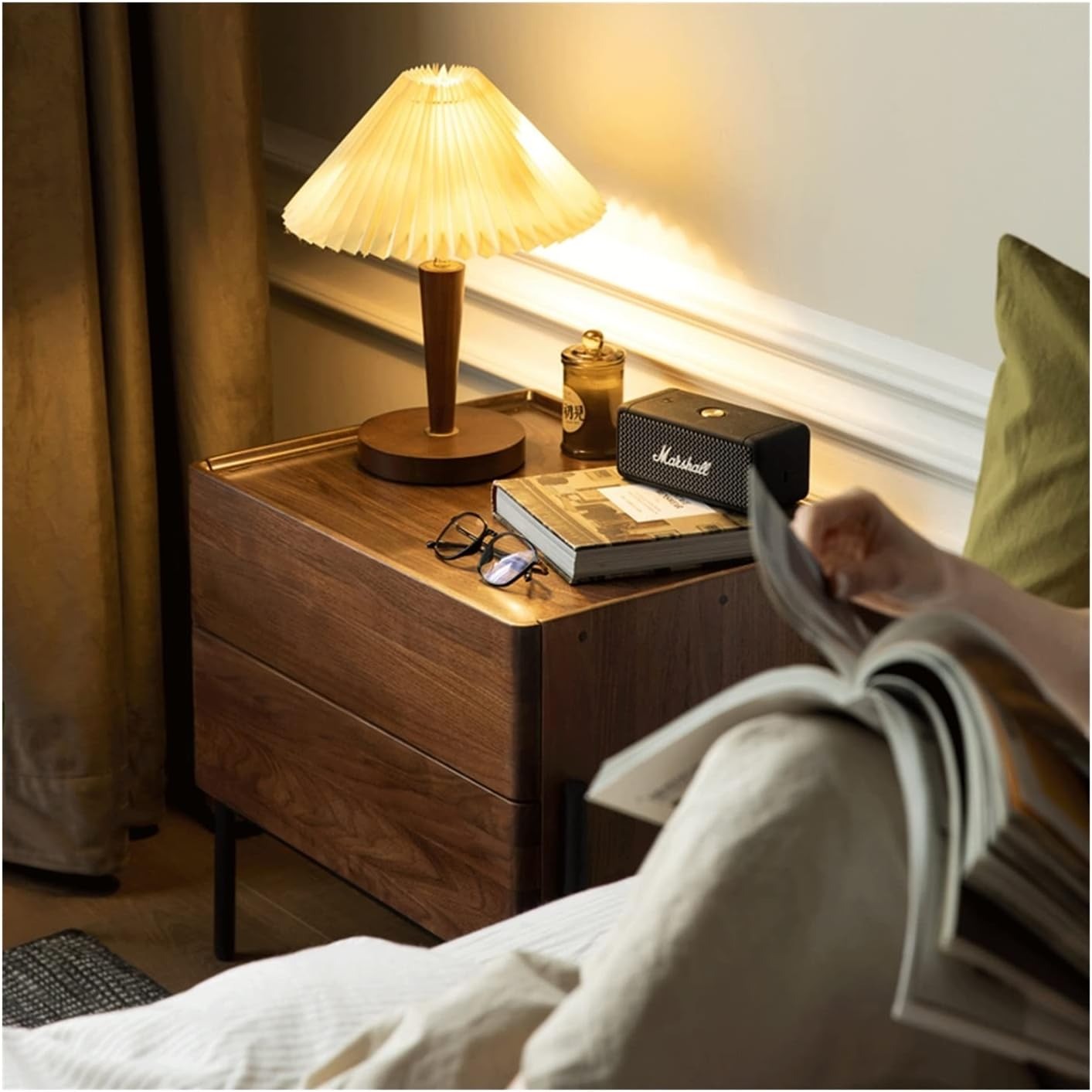 طاولة الورا الجانبيه