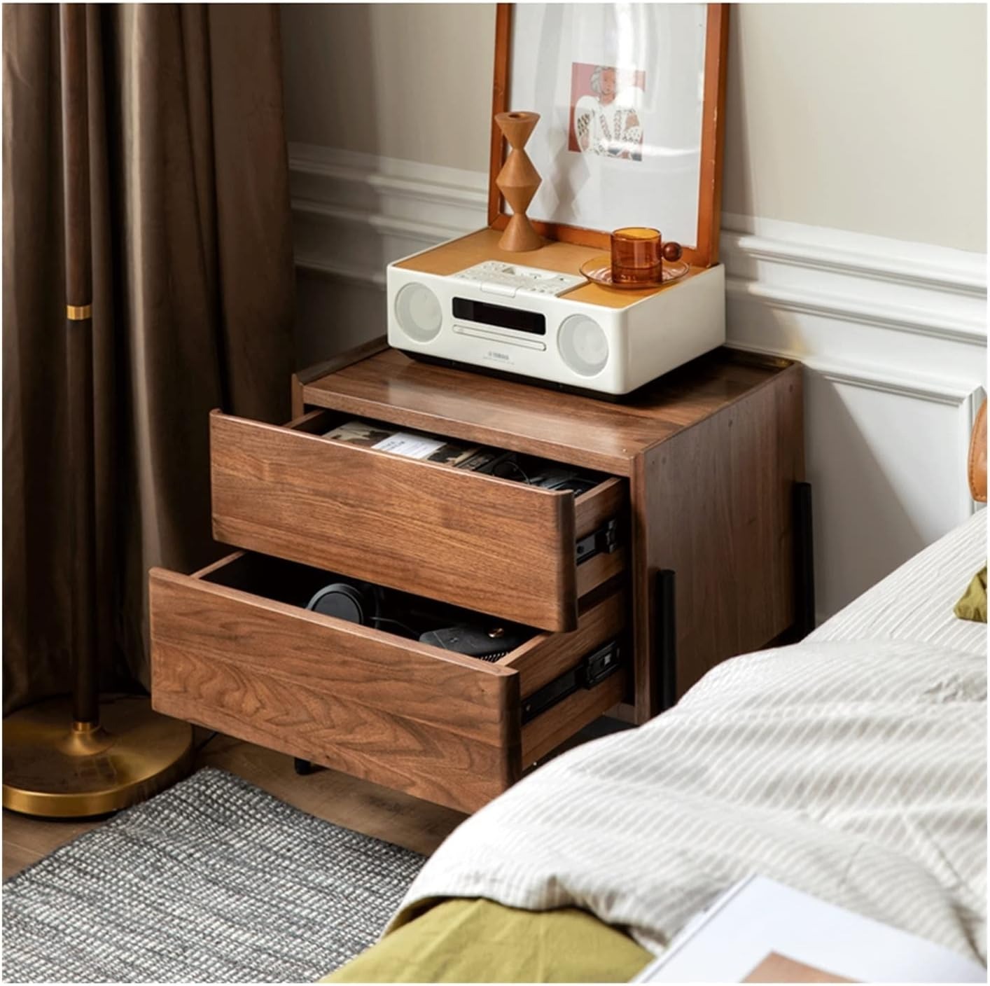 طاولة الورا الجانبيه